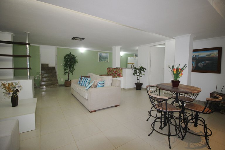 GB04 - Casa agradável em condomínio com piscina