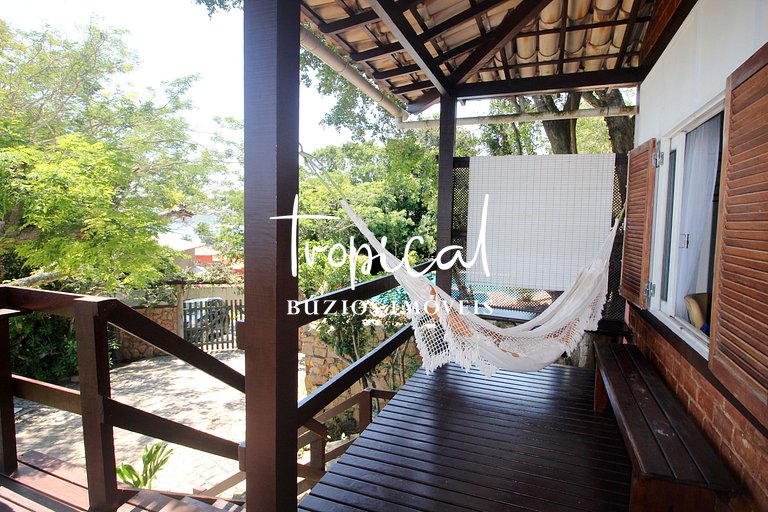 GB18 - Casa com vista e acesso privativo à praia da Ferradur