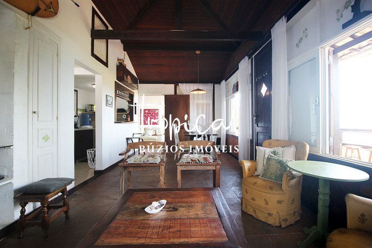 GB18 - Casa com vista e acesso privativo à praia da Ferradur