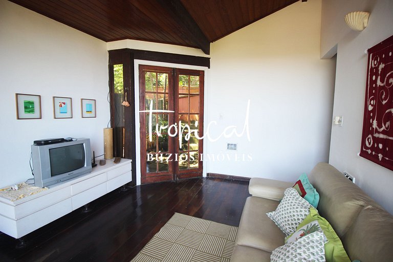 GB18 - Casa com vista e acesso privativo à praia da Ferradur