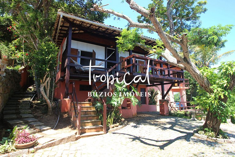 GB18 - Casa com vista e acesso privativo à praia da Ferradur