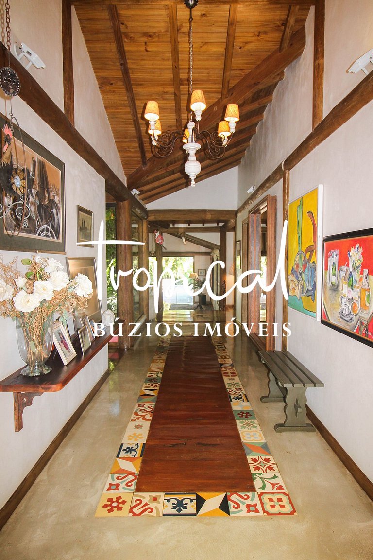 Casa à venda na Ferradura, próxima ao centro