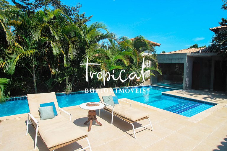 Casa à venda na Ferradura, próxima ao centro