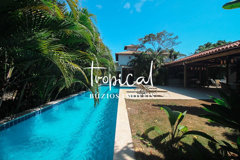 Casa à venda na Ferradura, próxima ao centro