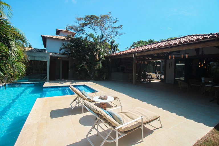 FA40 · Ferradura Garden House