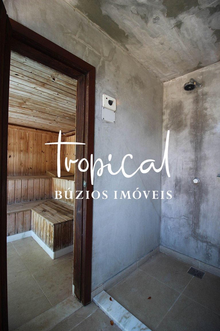 Casa à venda na Ferradura, próxima ao centro