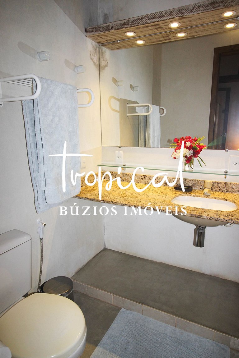 Casa à venda na Ferradura, próxima ao centro