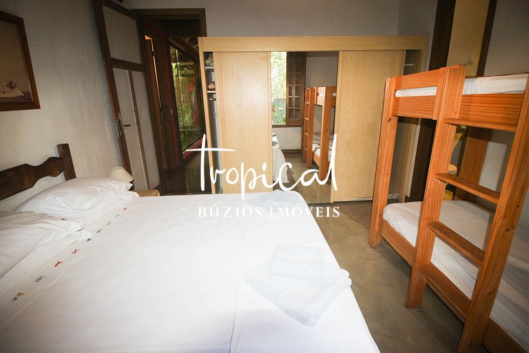 Casa à venda na Ferradura, próxima ao centro