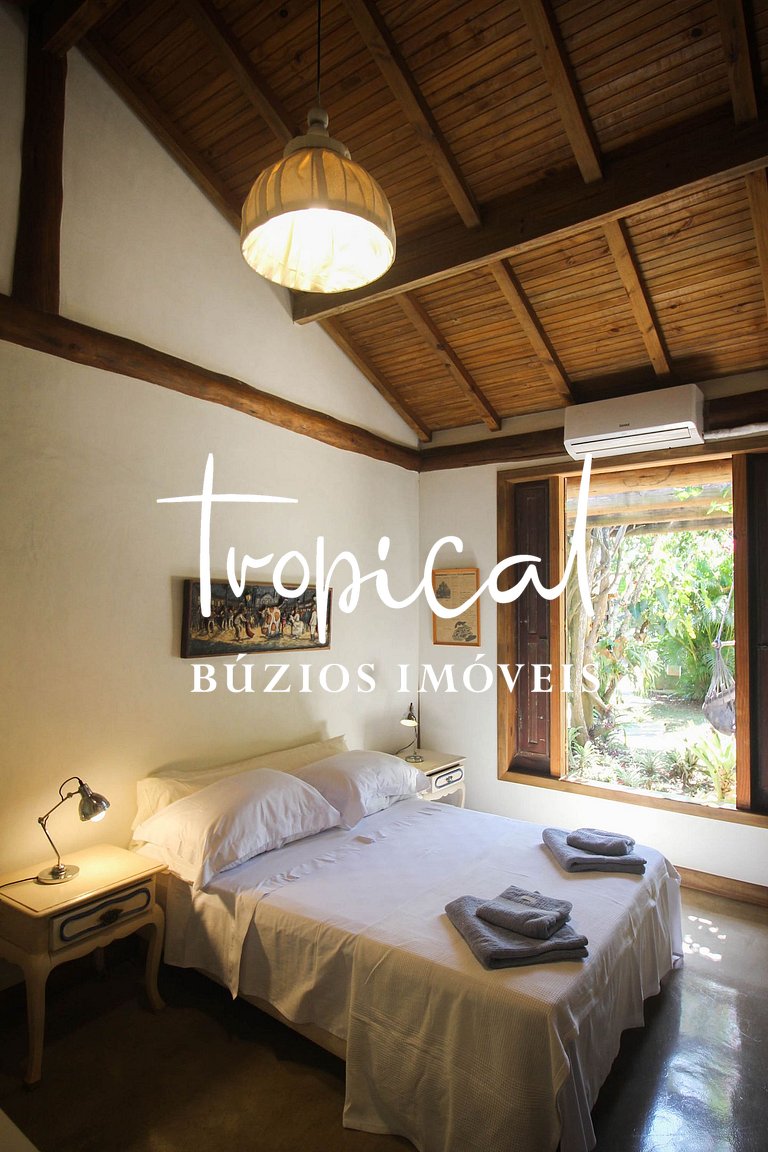 Casa à venda na Ferradura, próxima ao centro