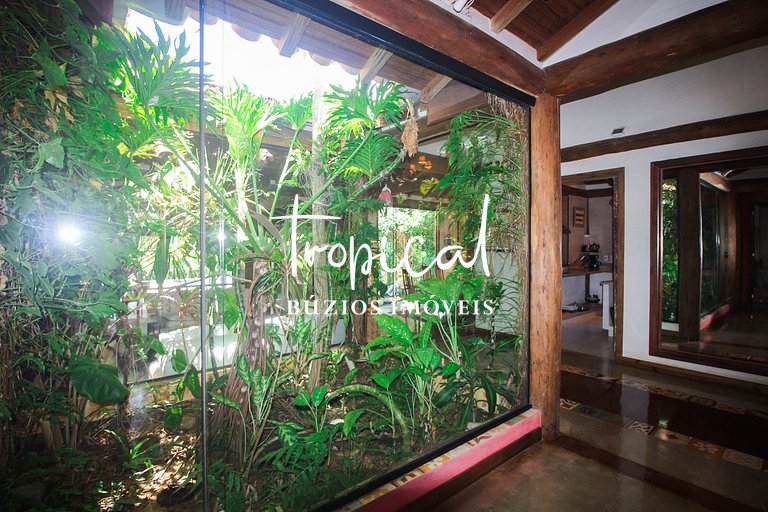 Casa à venda na Ferradura, próxima ao centro