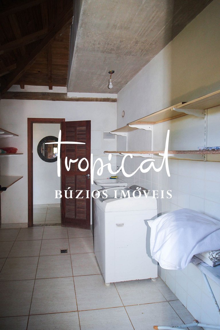 Casa à venda na Ferradura, próxima ao centro