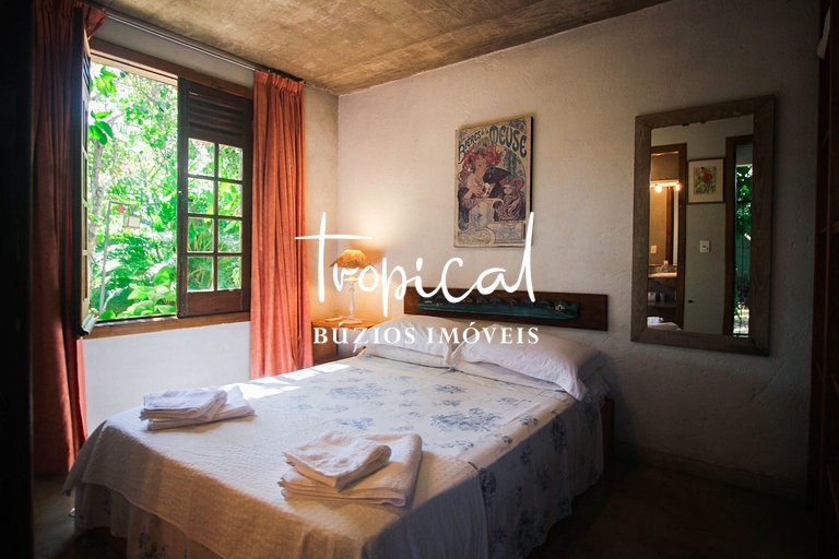 Casa à venda na Ferradura, próxima ao centro