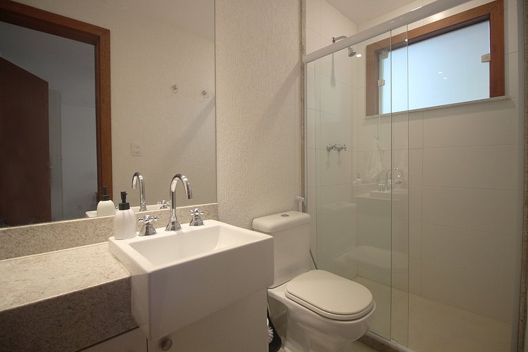 MG56 - Linda casa em condomínio em Manguinhos.