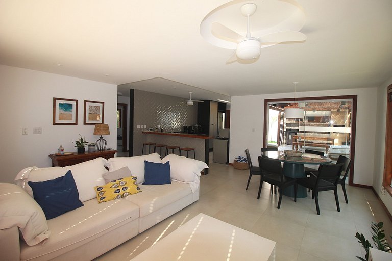 MG56 - Linda casa em condomínio em Manguinhos.