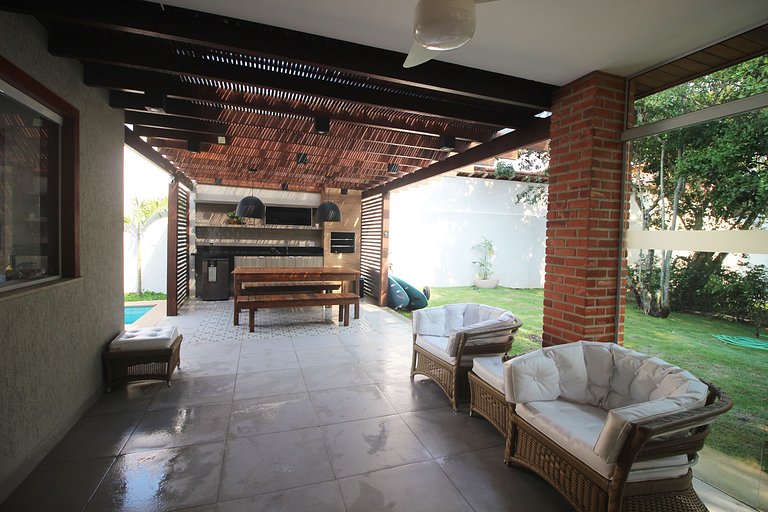 MG56 - Linda casa em condomínio em Manguinhos.