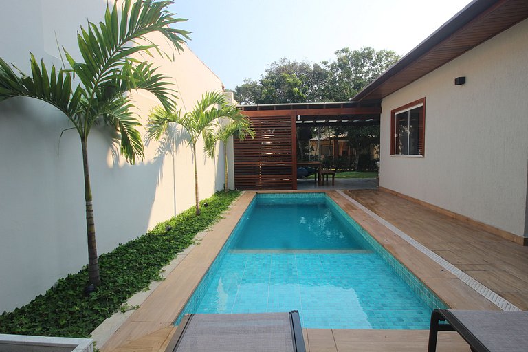 MG56 - Linda casa em condomínio em Manguinhos.