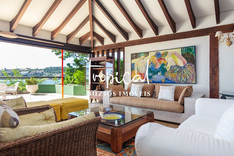 Casa na Praia, Piscina, Exclusividade na Ferradura