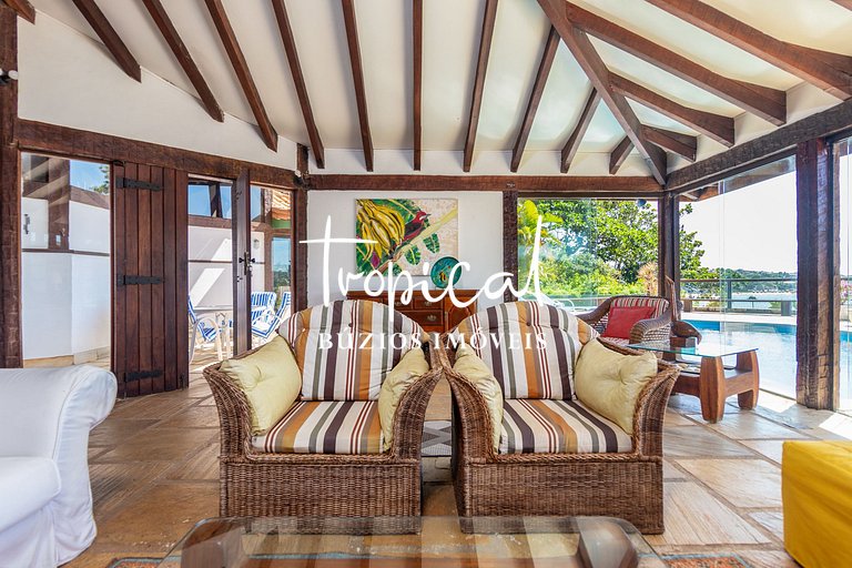 Casa na Praia, Piscina, Exclusividade na Ferradura