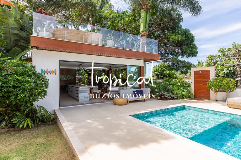 AB88 - Casa com alto lazer e vista para o mar de Búzios