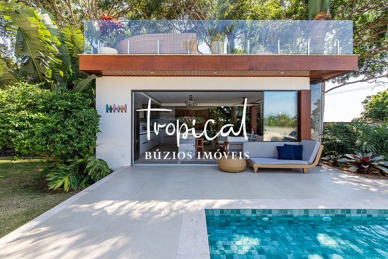 AB88 - Casa com alto lazer e vista para o mar de Búzios