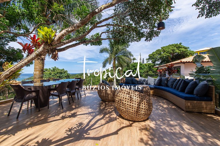AB88 - Casa com alto lazer e vista para o mar de Búzios