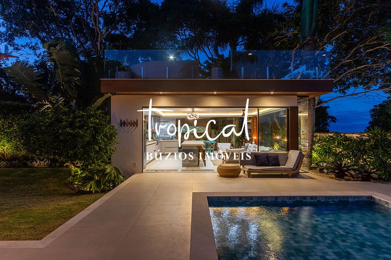 AB88 - Casa com alto lazer e vista para o mar de Búzios