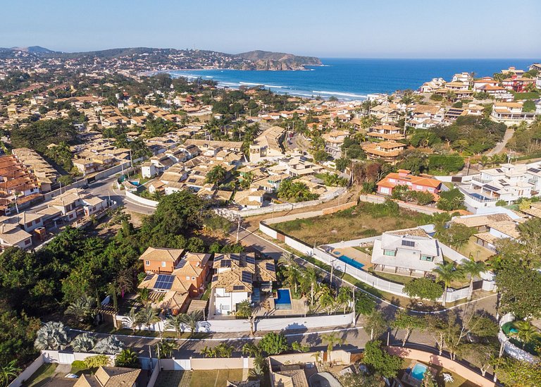 GB77 - Casa moderna com piscina e área gourmet em Geribá