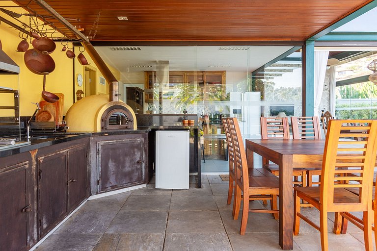 GB77 - Casa moderna com piscina e área gourmet em Geribá