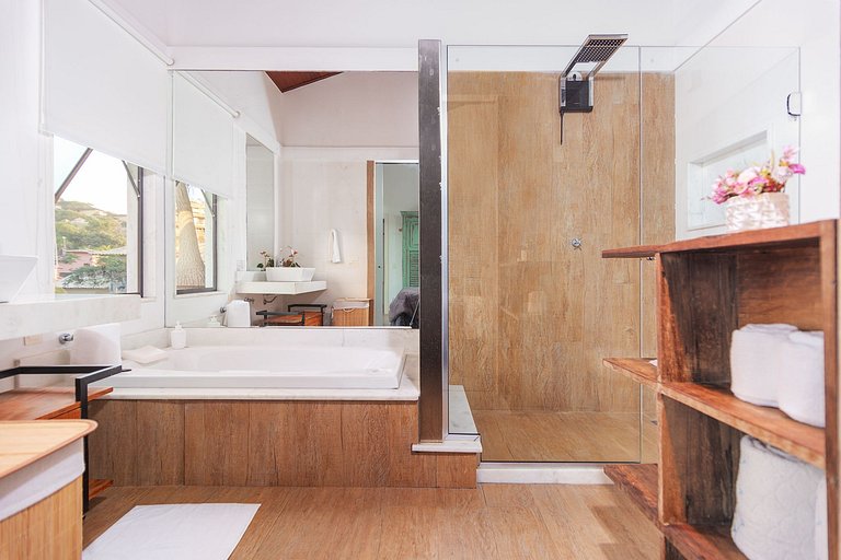 GB77 - Casa moderna com piscina e área gourmet em Geribá