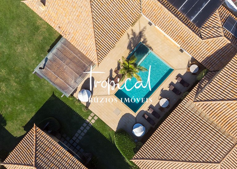 MG86 - Mansão na beira da praia em Búzios