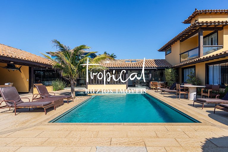 MG86 - Mansão na beira da praia em Búzios