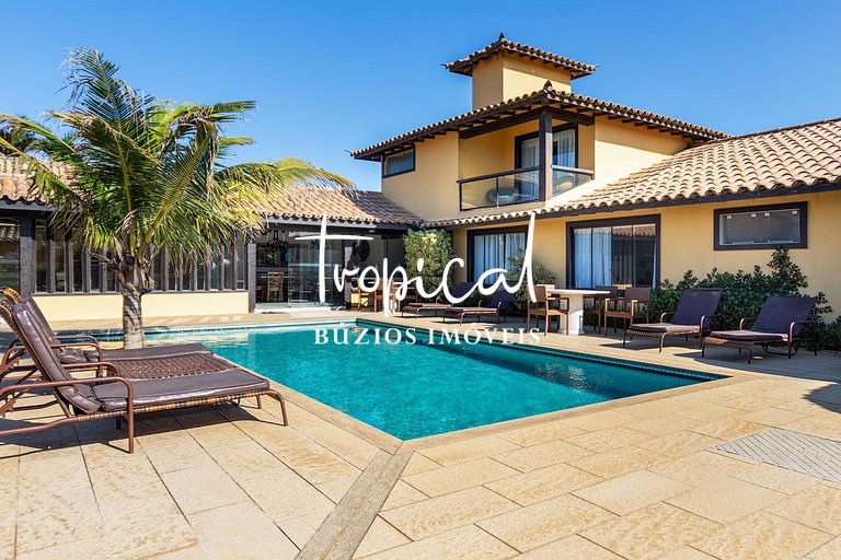 MG86 - Mansão na beira da praia em Búzios