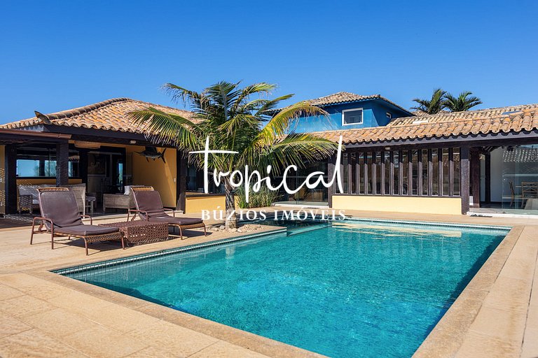 MG86 - Mansão na beira da praia em Búzios