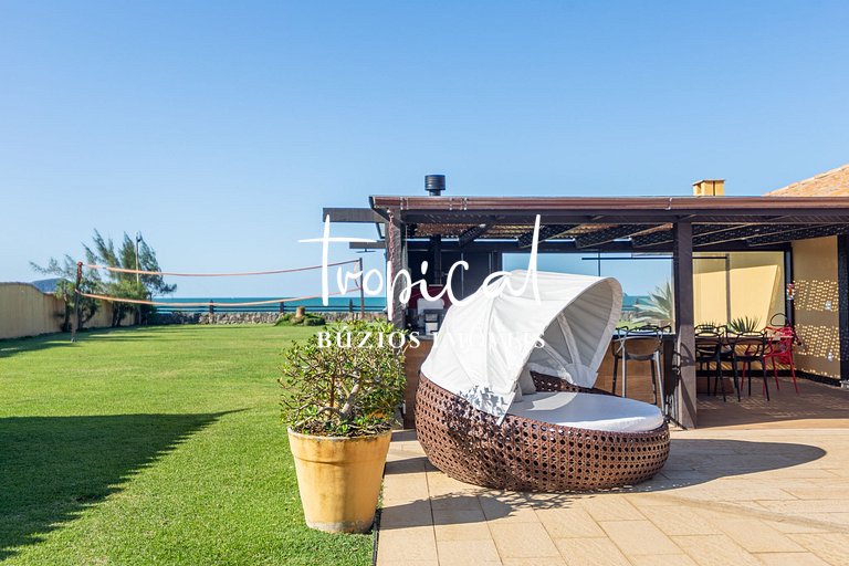 MG86 - Mansão na beira da praia em Búzios