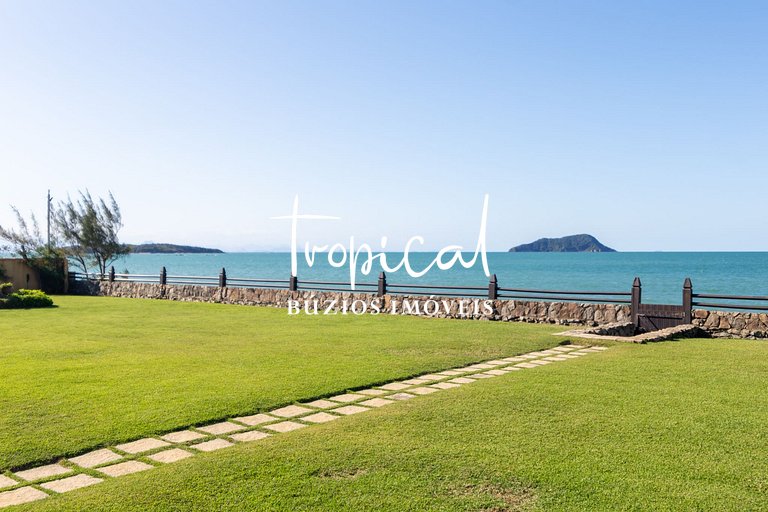 MG86 - Mansão na beira da praia em Búzios