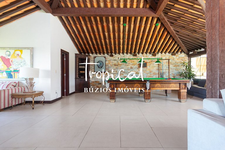 MG86 - Mansão na beira da praia em Búzios