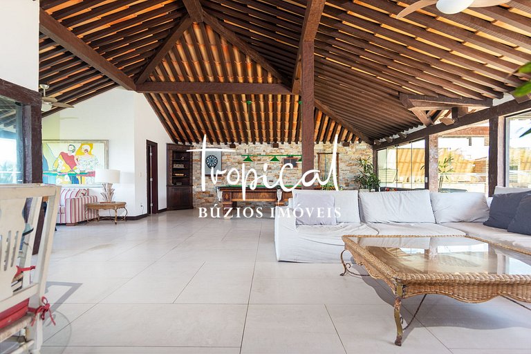 MG86 - Mansão na beira da praia em Búzios