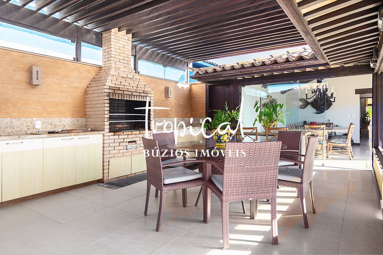 MG86 - Mansão na beira da praia em Búzios