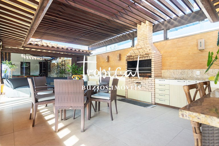 MG86 - Mansão na beira da praia em Búzios