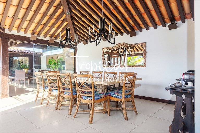 MG86 - Mansão na beira da praia em Búzios