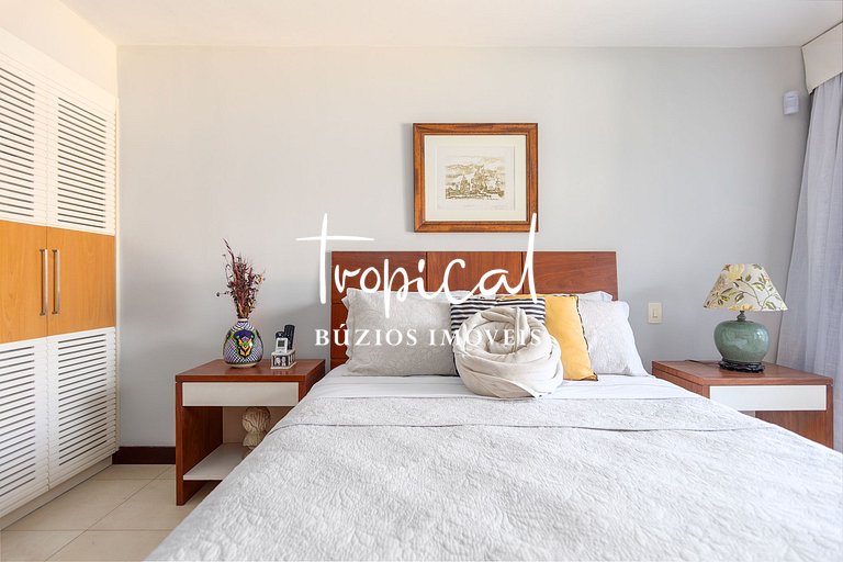 MG86 - Mansão na beira da praia em Búzios