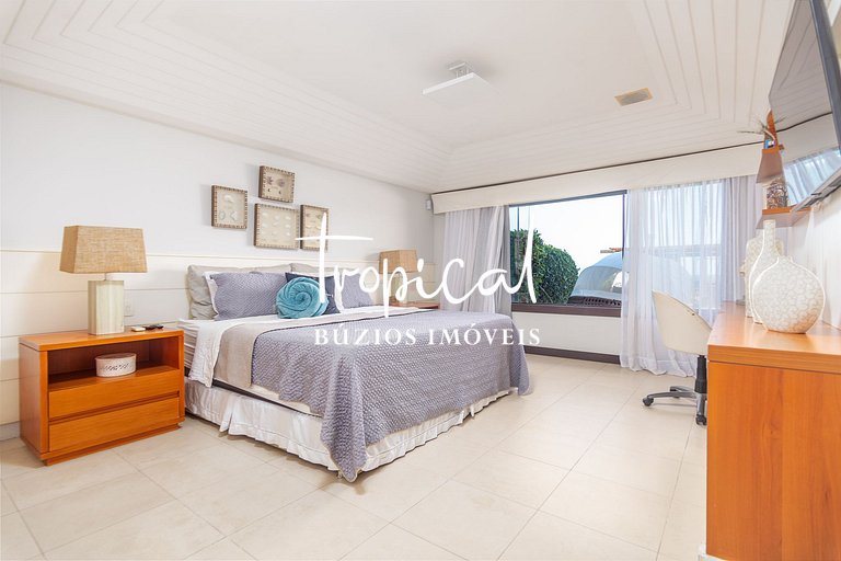 MG86 - Mansão na beira da praia em Búzios