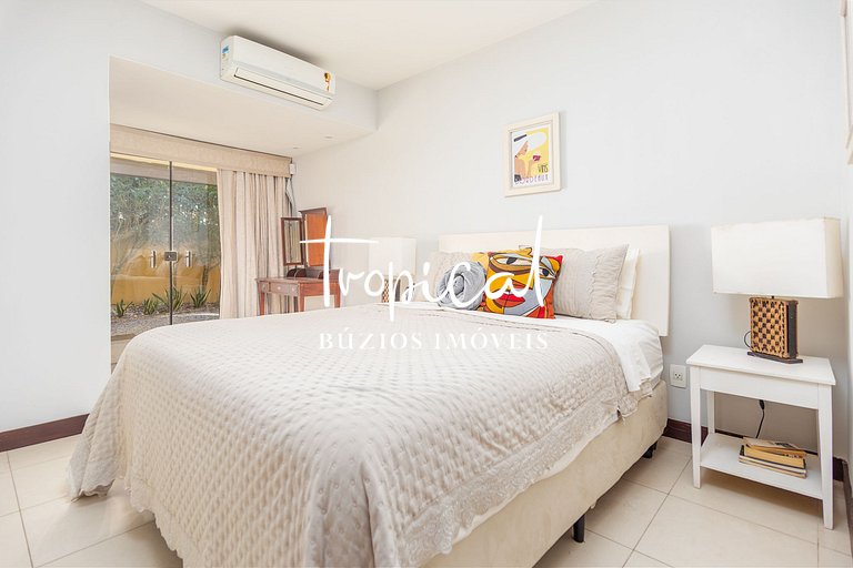 MG86 - Mansão na beira da praia em Búzios