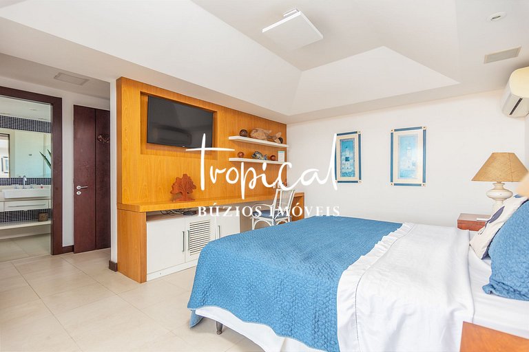 MG86 - Mansão na beira da praia em Búzios