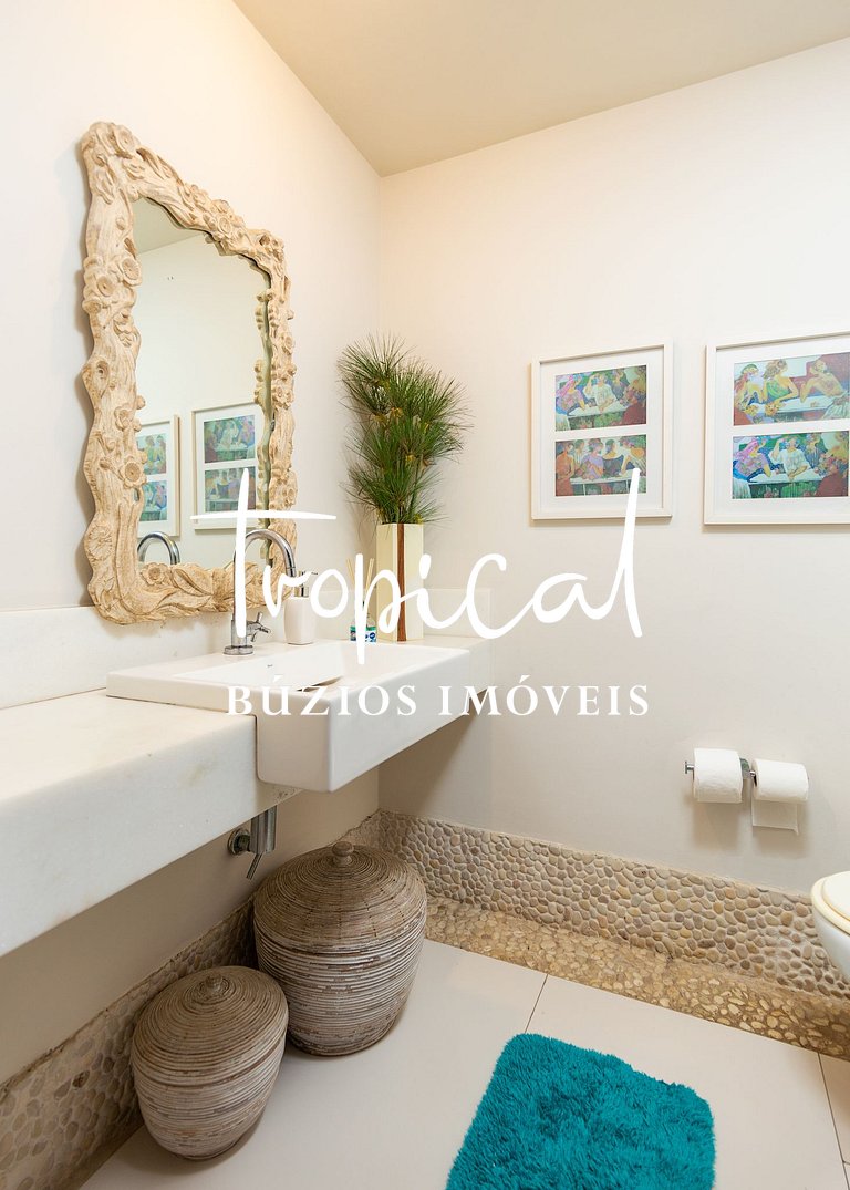 MG86 - Mansão na beira da praia em Búzios