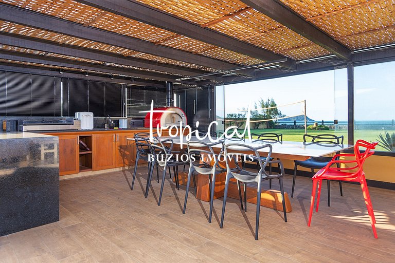 MG86 - Mansão na beira da praia em Búzios