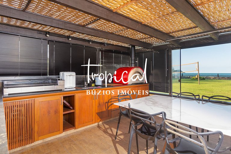 MG86 - Mansão na beira da praia em Búzios