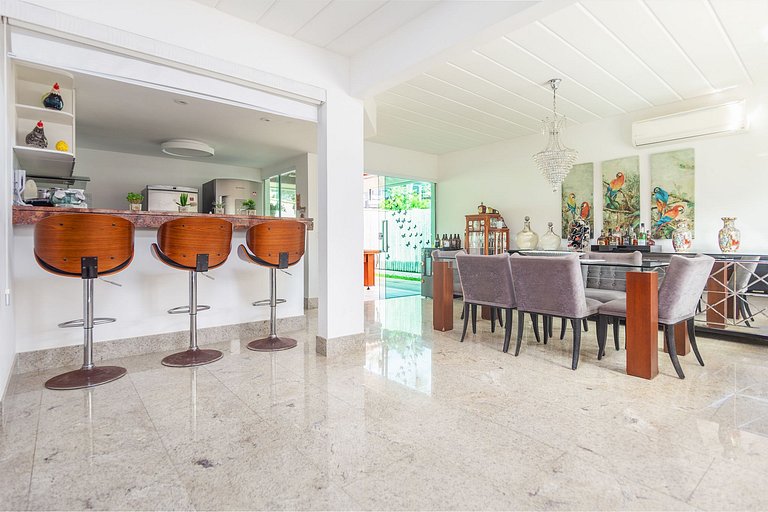 GB73 - Linda casa com piscina privativa