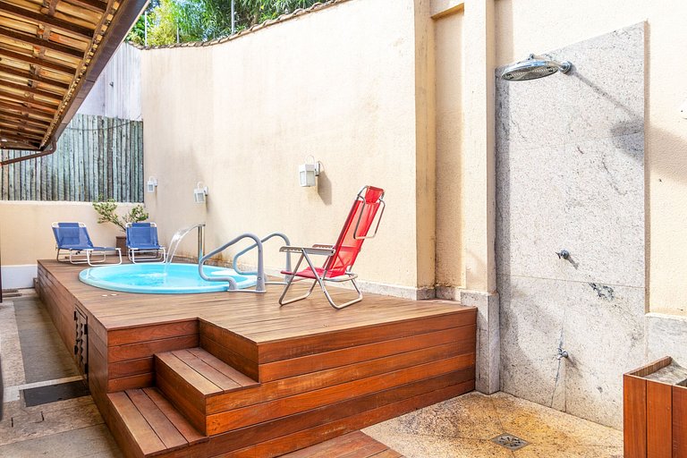 GB73 - Linda casa com piscina privativa
