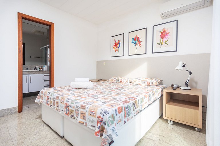 GB73 - Linda casa com piscina privativa